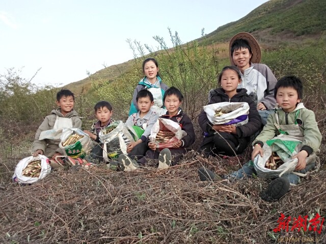超甜!这对山村支教夫妻回到家乡,却把希望的火种留在了远方……