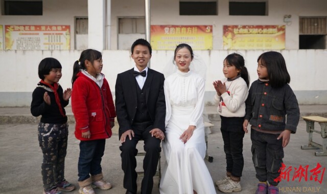 超甜!这对山村支教夫妻回到家乡,却把希望的火种留在了远方……
